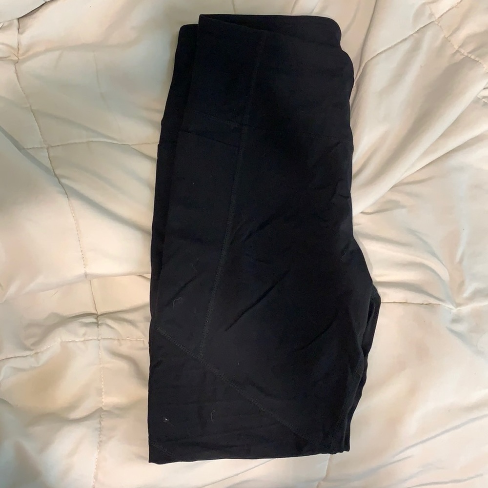Women’s size 7/8 leggings. Deep pockets, workout